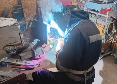 Práctica presencial de soldadura para la industria minera.